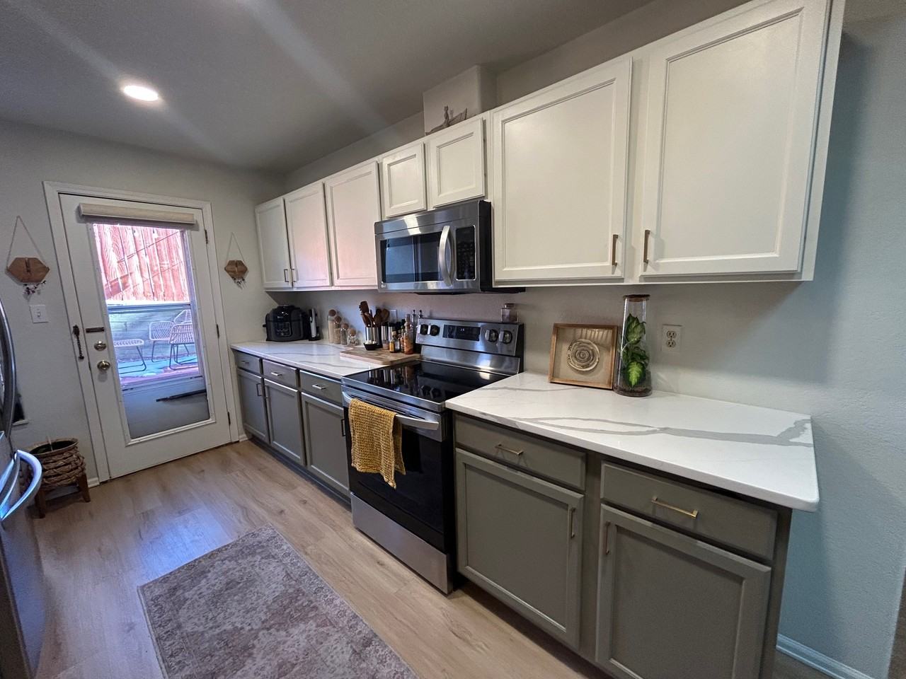 1347 E Parkway Dr #1 - Photo 7 of 20