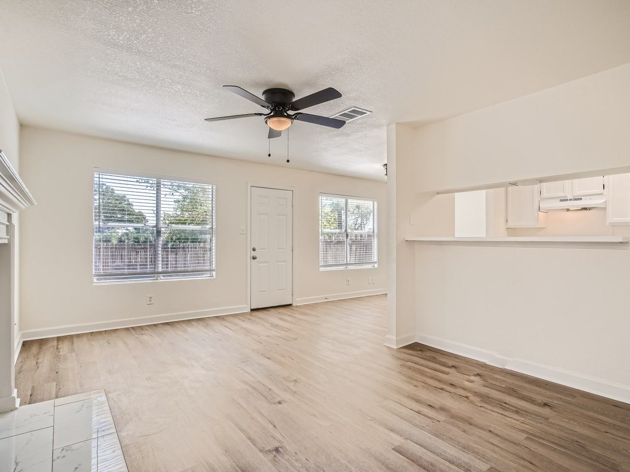 9105 Japonica CourtUnit B #B - Photo 2 of 10