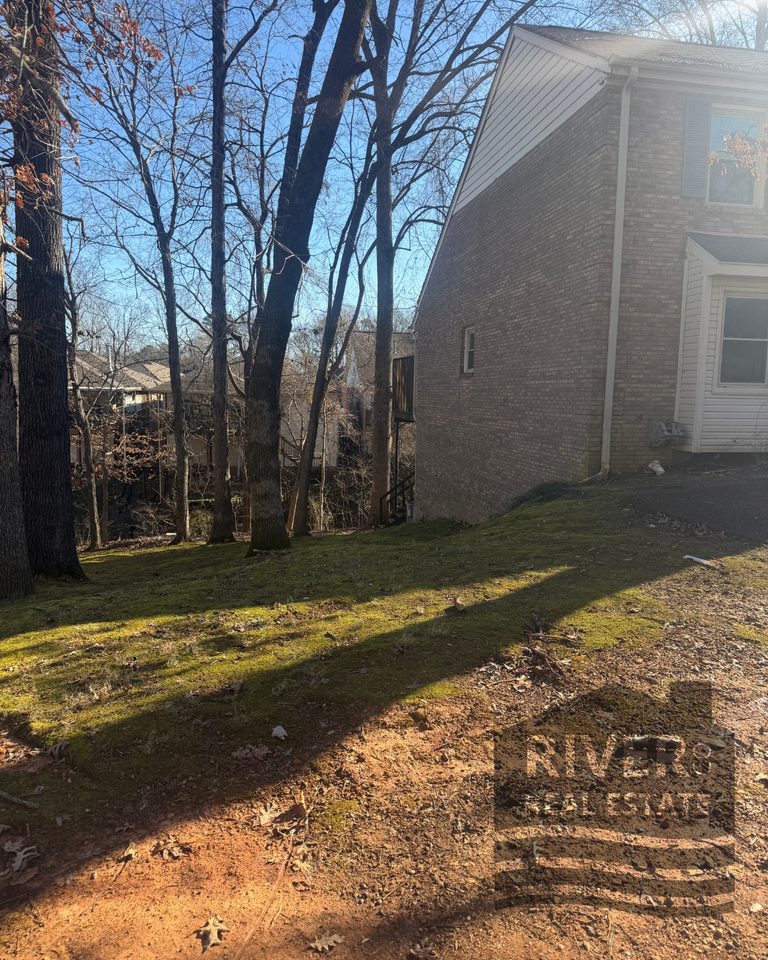 212 Woodcastle Dr #1 - Photo 2 of 22