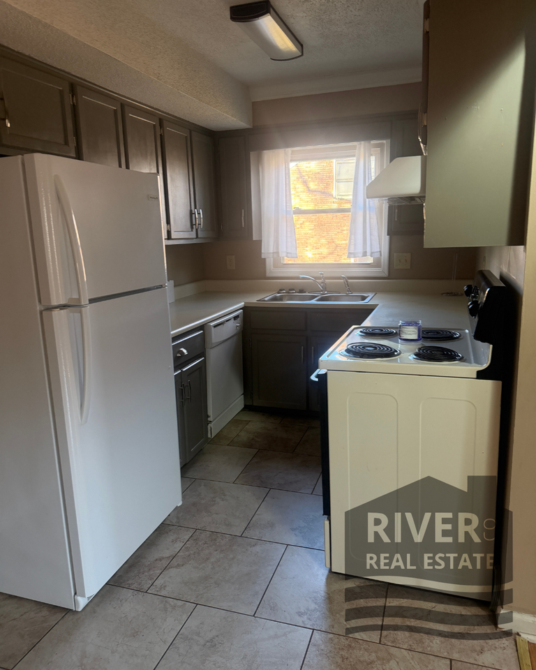 212 Woodcastle Dr #1 - Photo 3 of 22