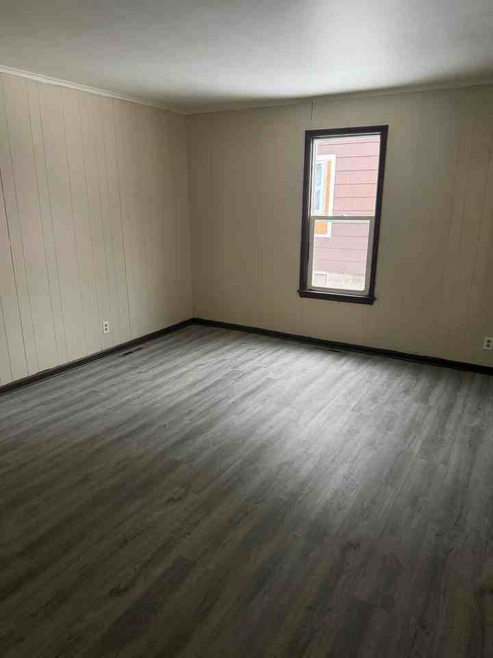 210 4th St S #1 - Photo 2 of 20