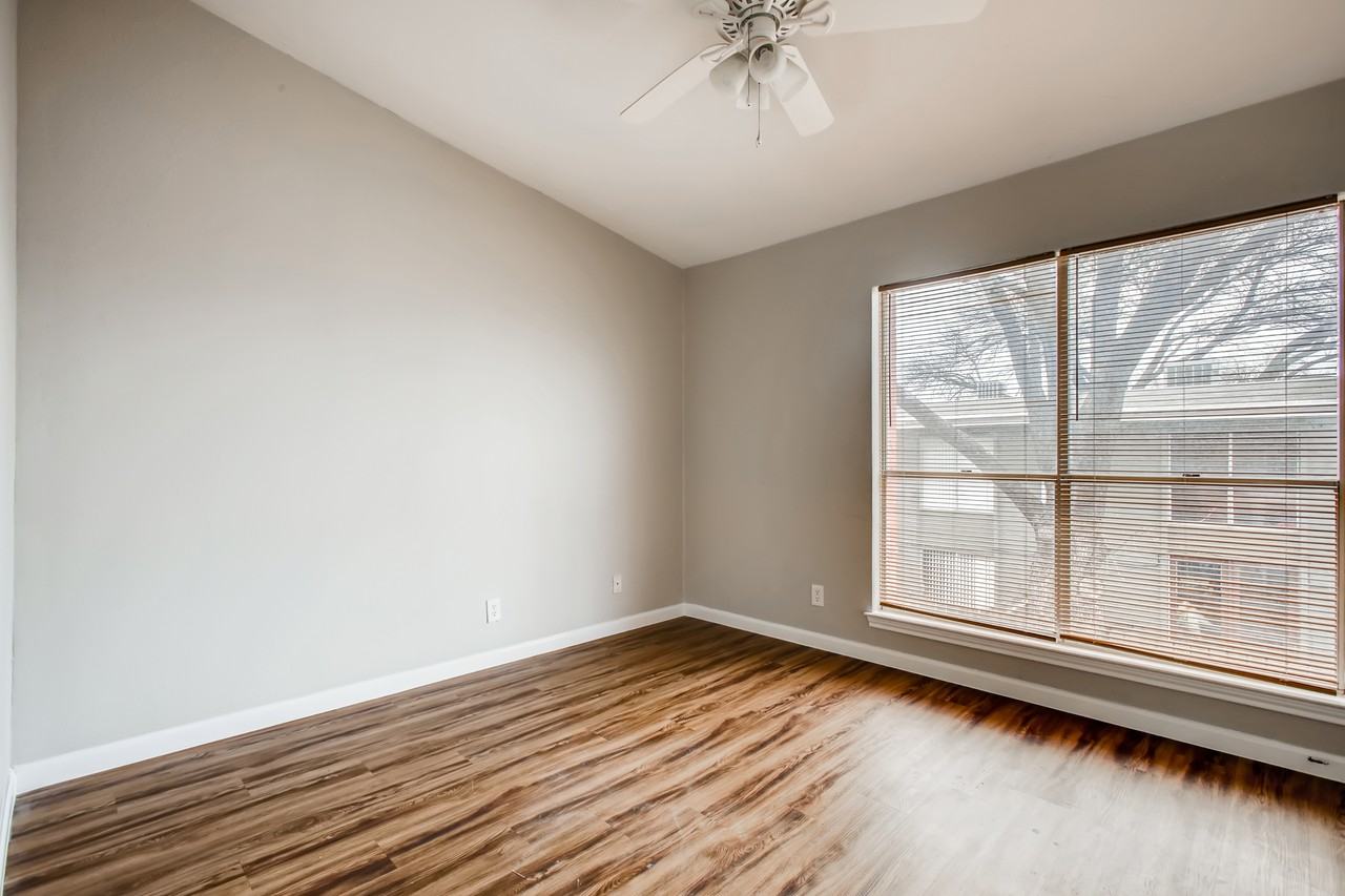 3818 Southway Dr #101 - Photo 4 of 6