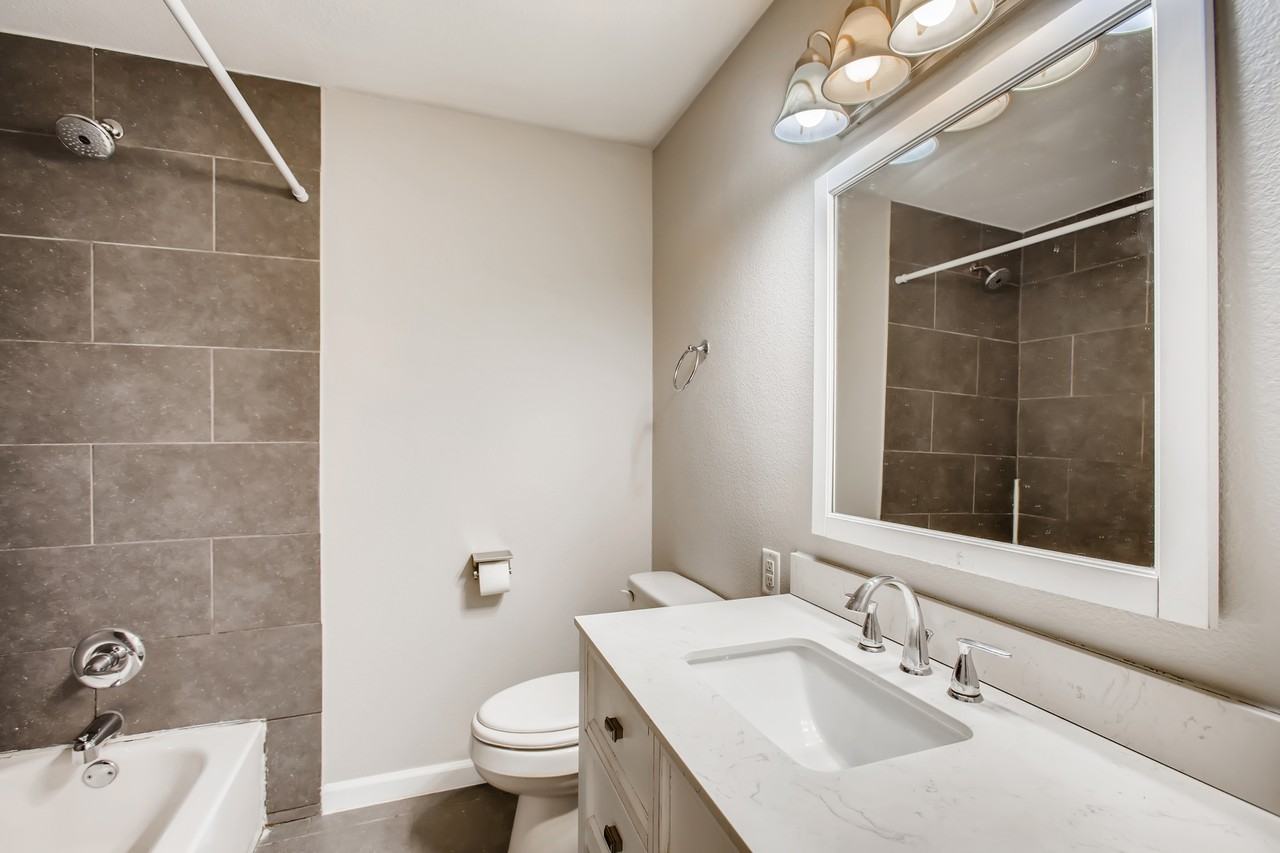 3818 Southway Dr #101 - Photo 5 of 6