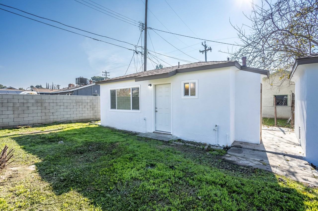 312 S Myrtle St #1 - Photo 4 of 35