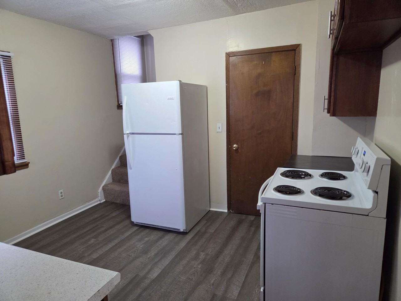 2631 Knox Ave N #1 - Photo 4 of 24