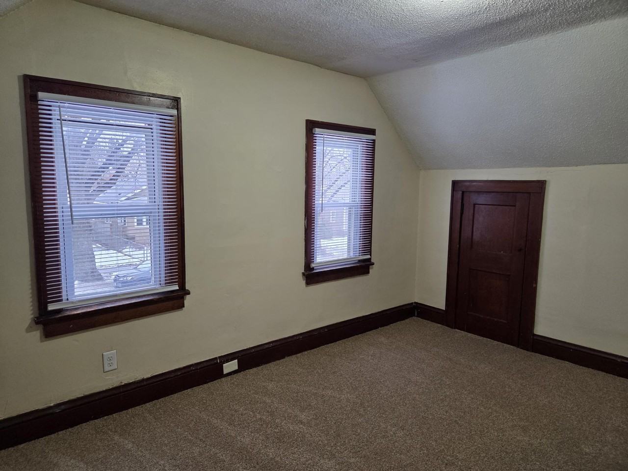 2631 Knox Ave N #1 - Photo 7 of 24