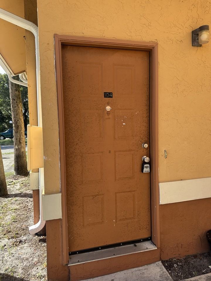 2541 Northwest 56th Avenue - 1Unit 4-19 #1 - Photo 2 of 13