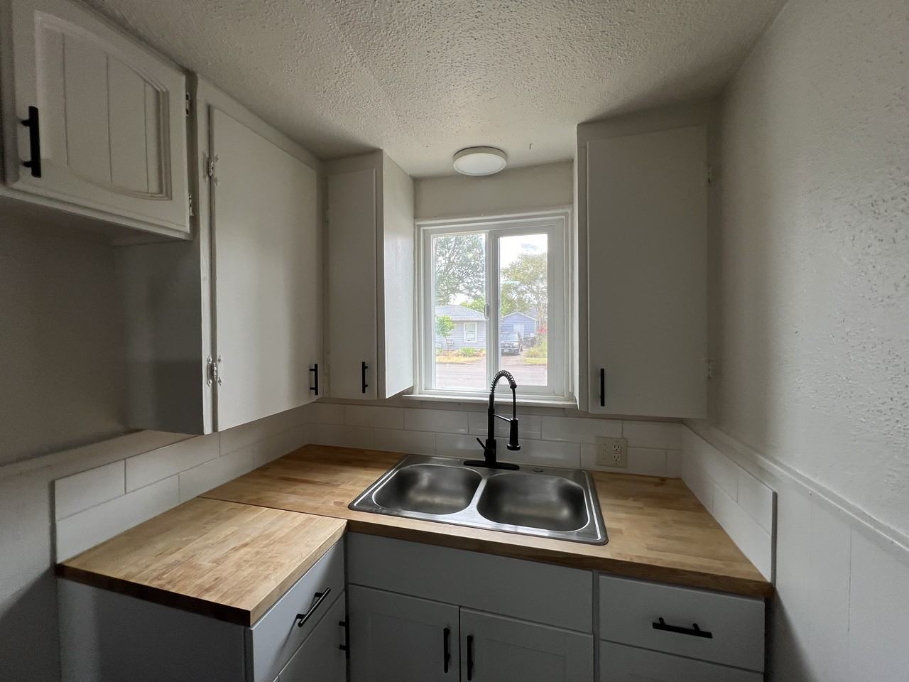 1055 16th St Se #1061 - Photo 2 of 10