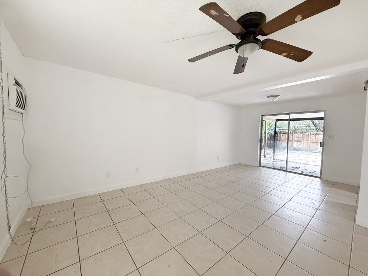 3811 Southwest 60th Terrace #2 - Photo 3 of 21