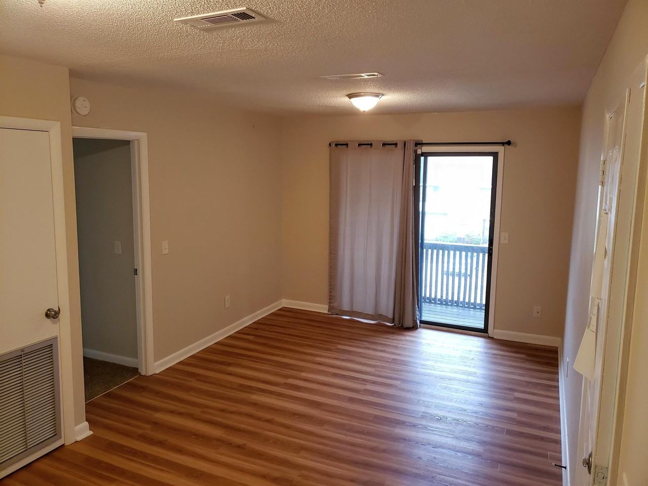 101 Gunter LnUnit D #D - Photo 2 of 7