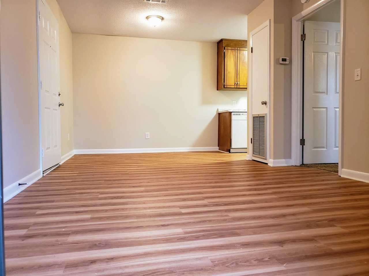 101 Gunter LnUnit D #D - Photo 3 of 7