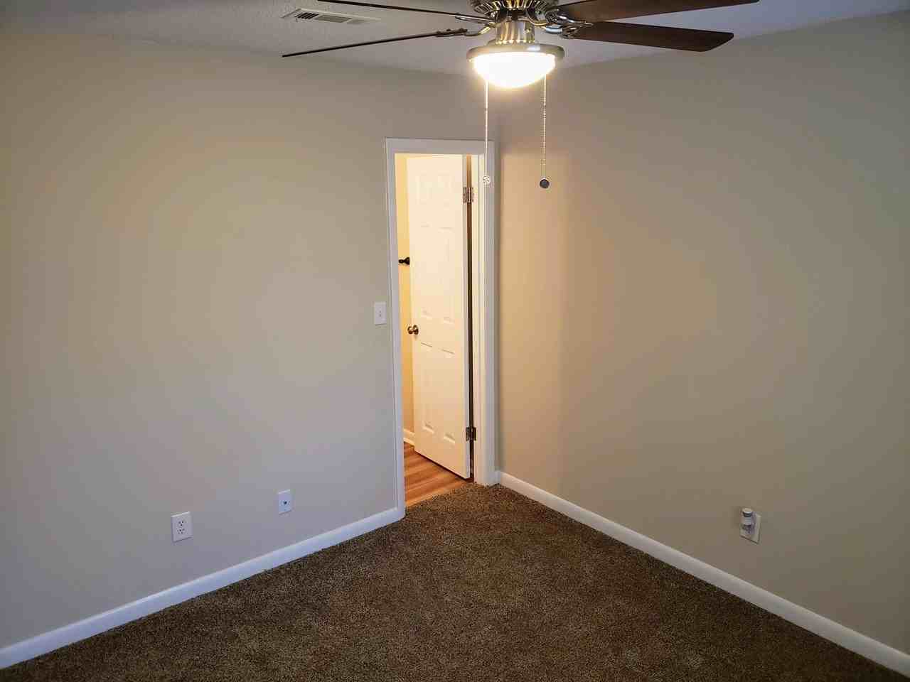 101 Gunter LnUnit D #D - Photo 4 of 7