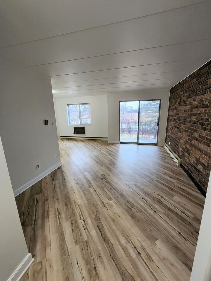 JER & Associates 4900-70 - Photo 3 of 11