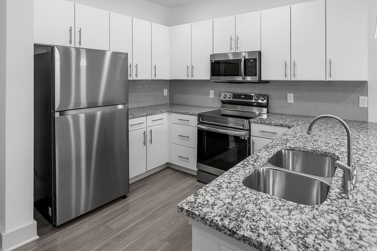 The Vandy Apartments - Photo 3 of 14