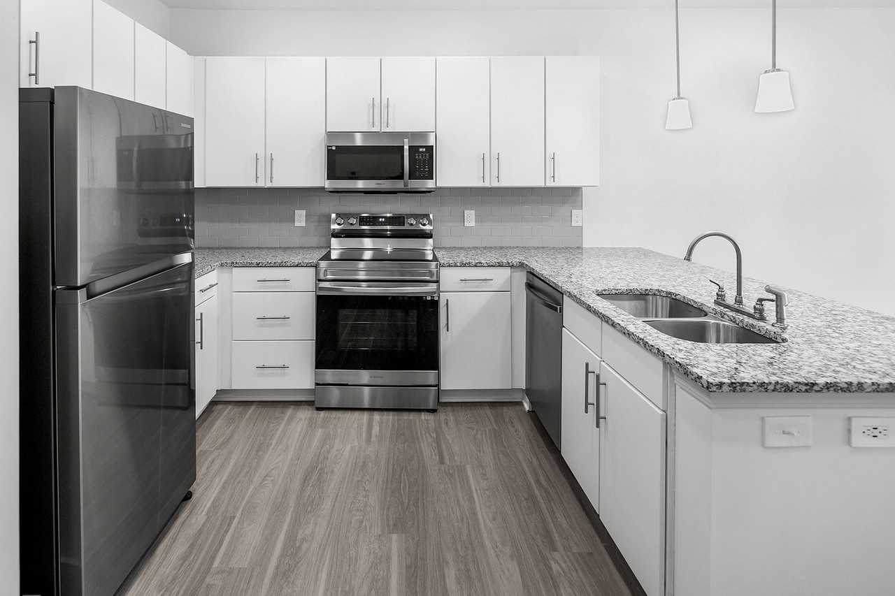 The Vandy Apartments - Photo 4 of 14