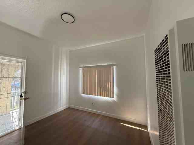 1431 E 59th Pl #1431 - Photo 6 of 10