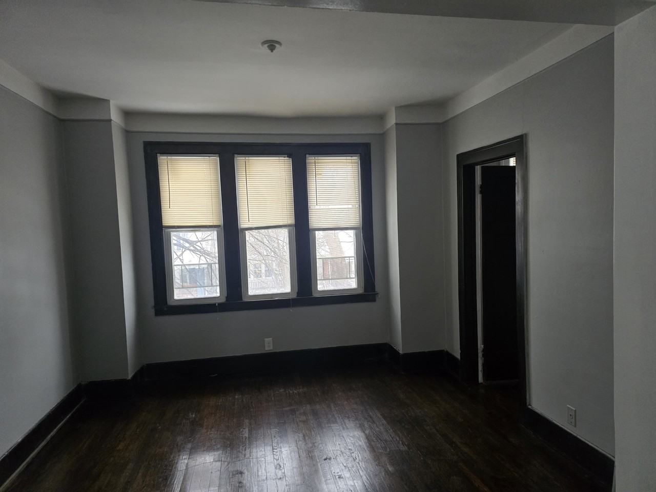 1367 Wayburn St #1 - Photo 3 of 10