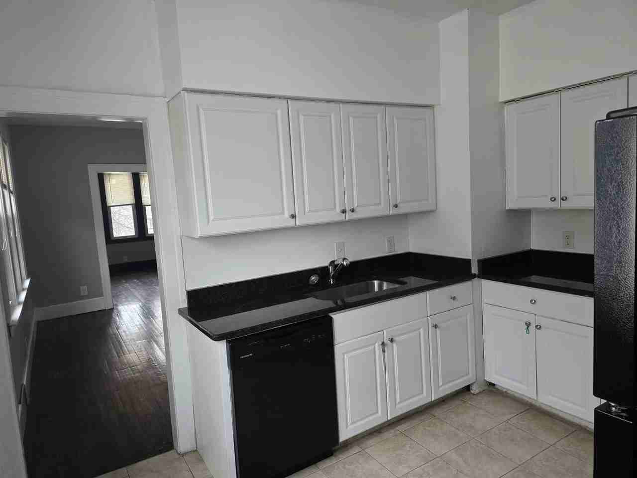 1367 Wayburn St #1 - Photo 5 of 10