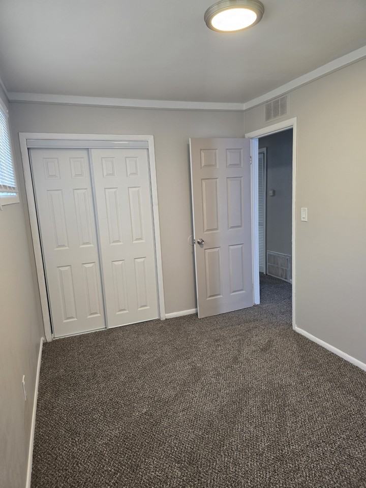 12867 Westbrook St #1 - Photo 6 of 9