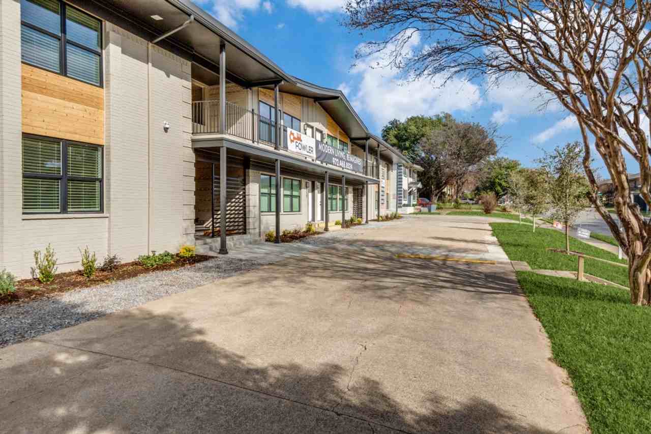 Lakewood Gardens - Photo 2 of 31