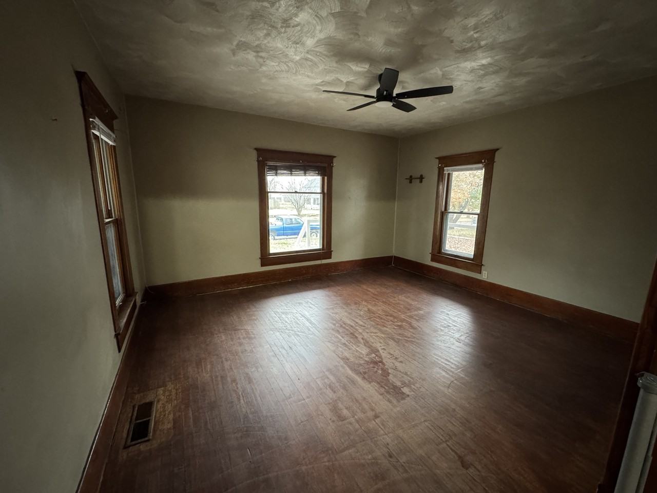 716 E Avenue B #1 - Photo 2 of 12