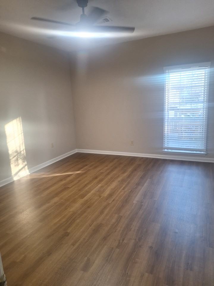 545 Clay St - Photo 4 of 14