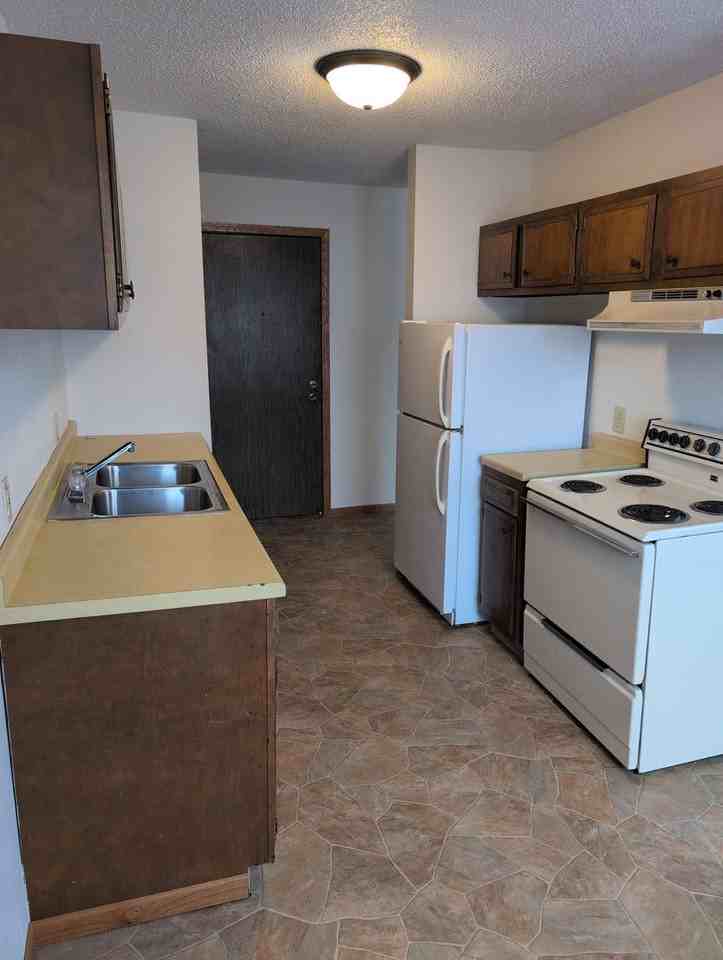 JANESVILLE APARTMENTS - Photo 4 of 23