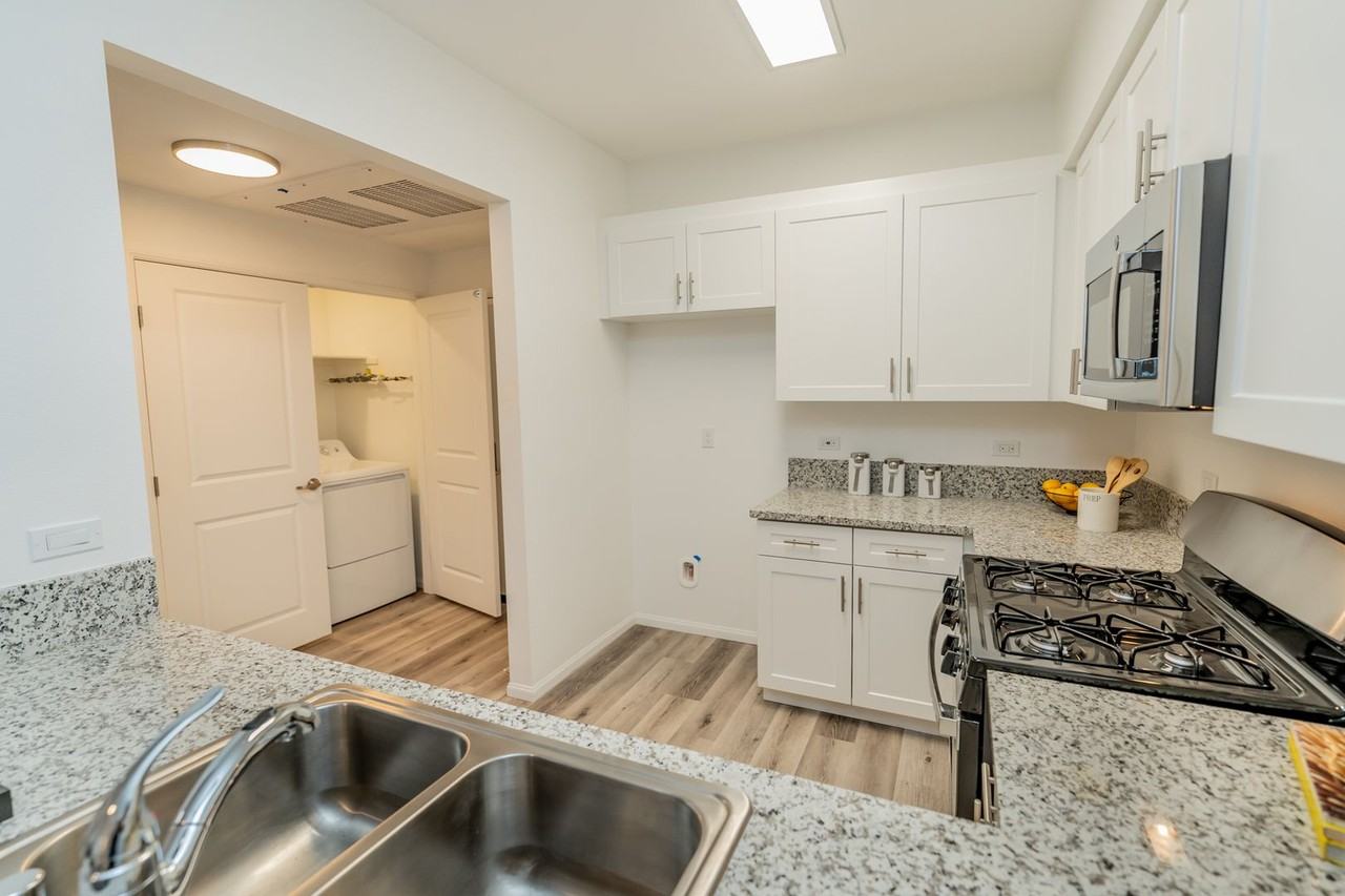 STR374 (3) - Photo 3 of 13