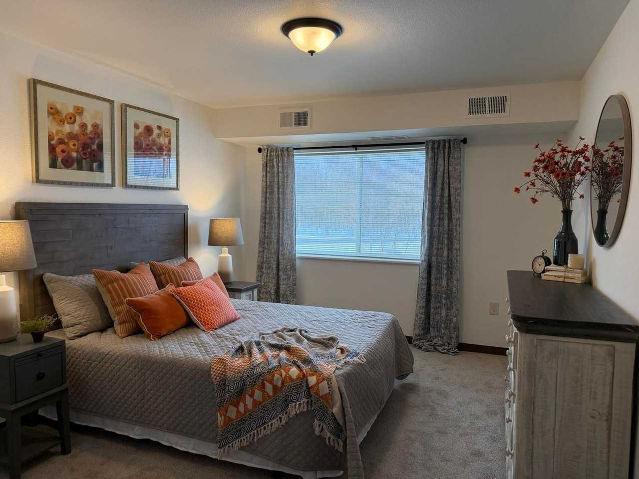 Chisago Lake Apartments - Photo 4 of 33