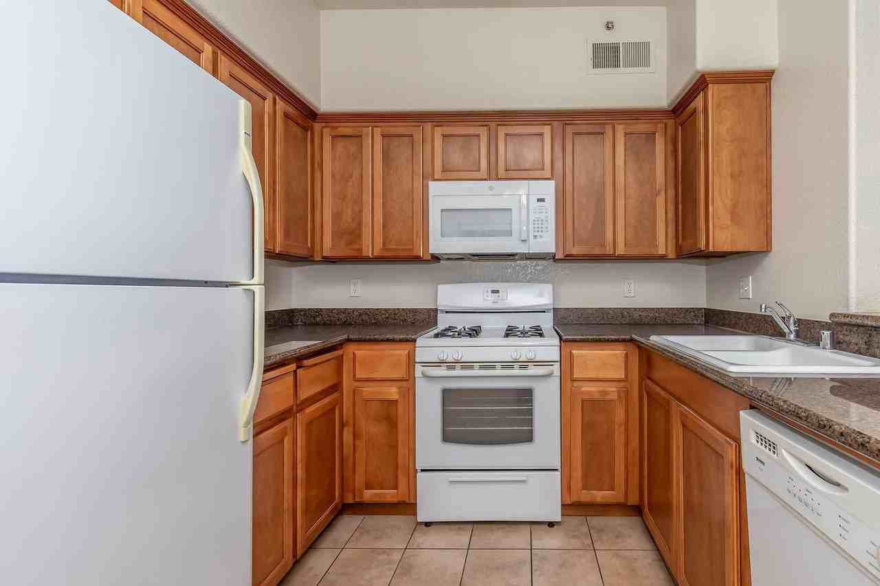 Palo Alto Place Apartments - Photo 5 of 19