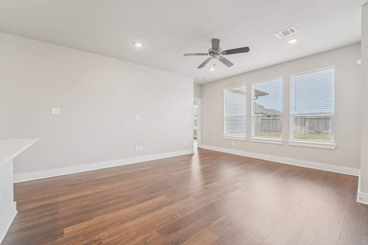 10638 Cascade Creek Dr - Photo 3 of 50