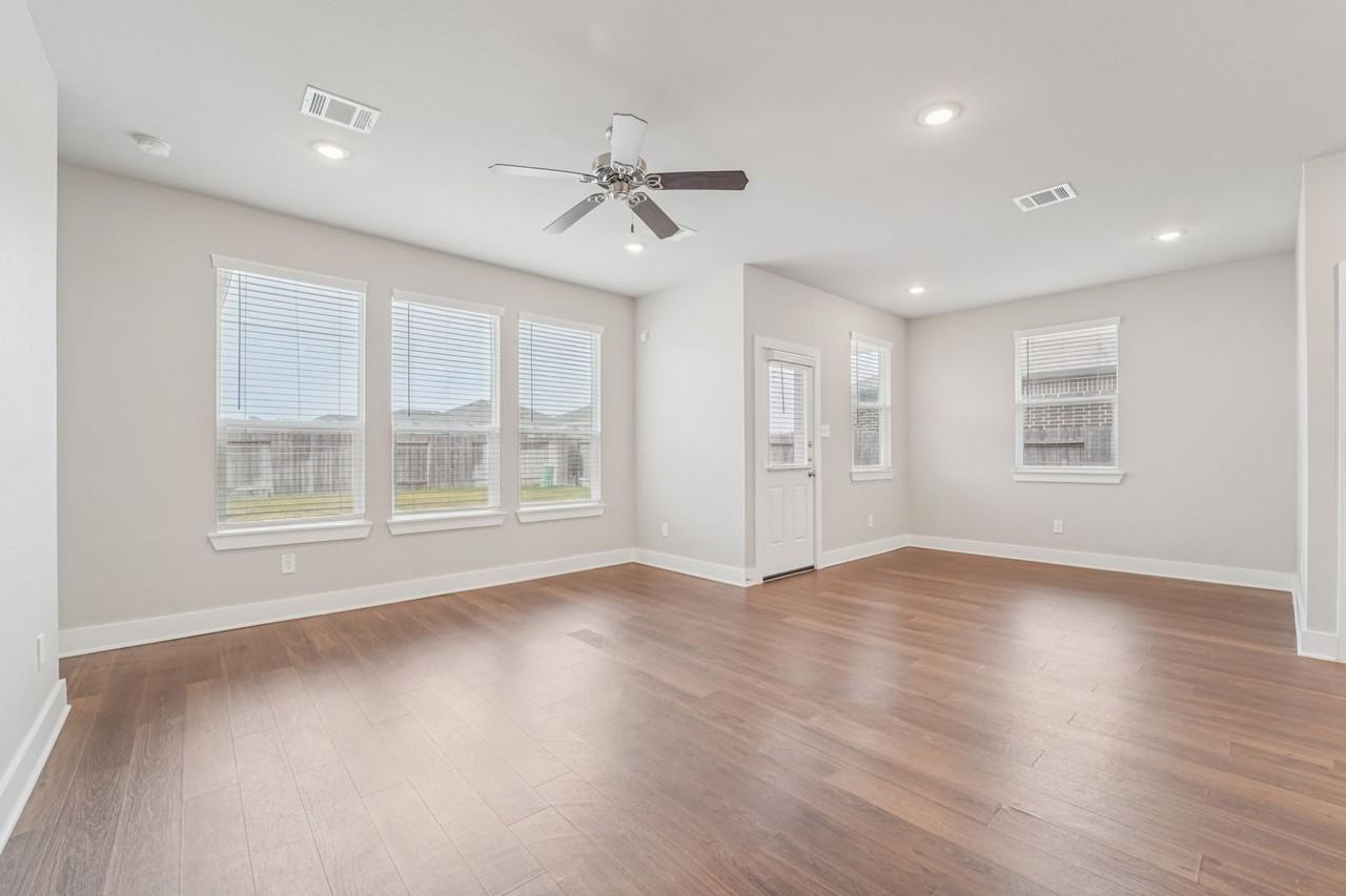 10638 Cascade Creek Dr - Photo 4 of 50