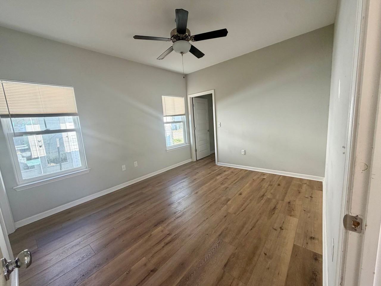 301 Gabrielle Ln - Photo 4 of 8