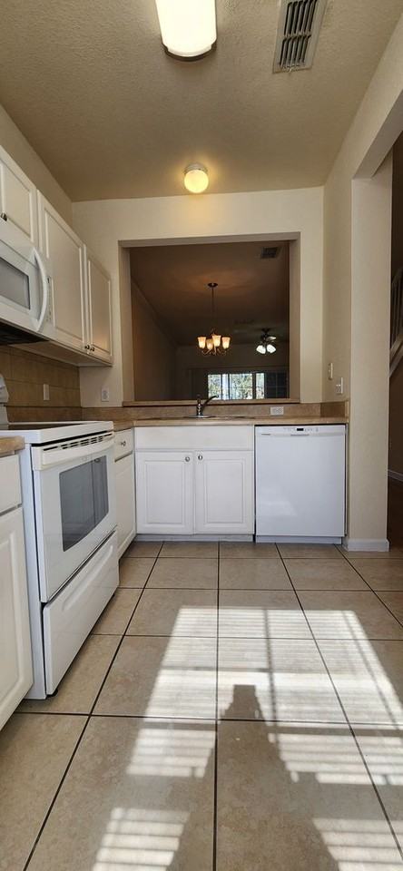 4872 Nw 42nd Rd #106 - Photo 4 of 22