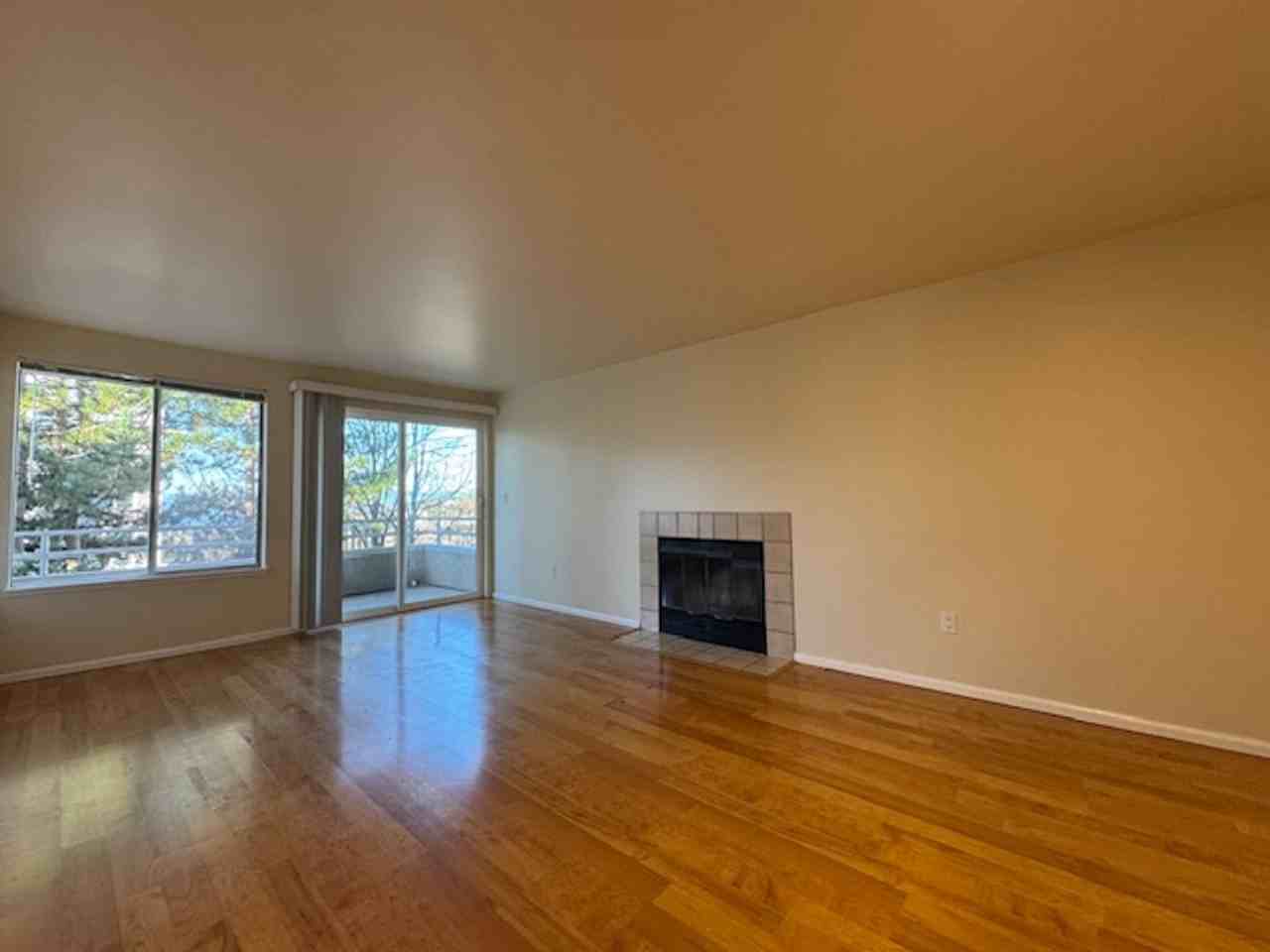 Hudson Square Apartments - Photo 2 of 30