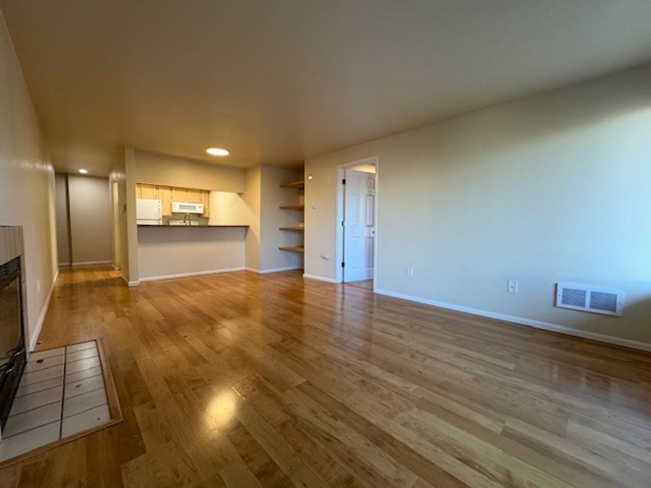 Hudson Square Apartments - Photo 6 of 30