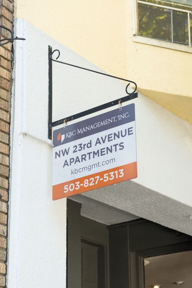 819 NW 23rd Ave - Photo 4 of 26
