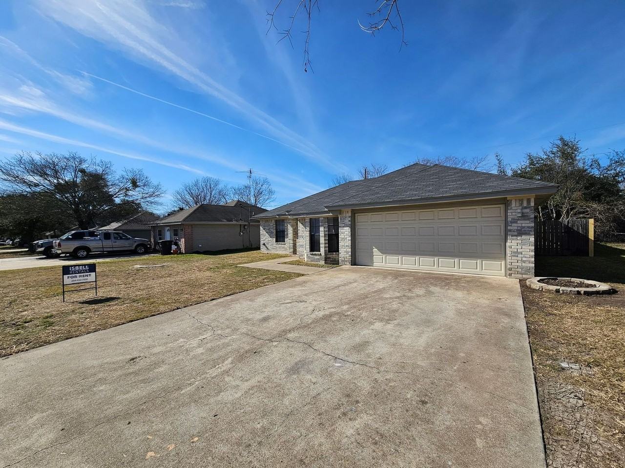 2613 Lazy Ridge Dr - Photo 2 of 24