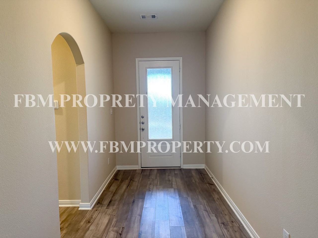 4712 Conley Ln - Photo 3 of 22