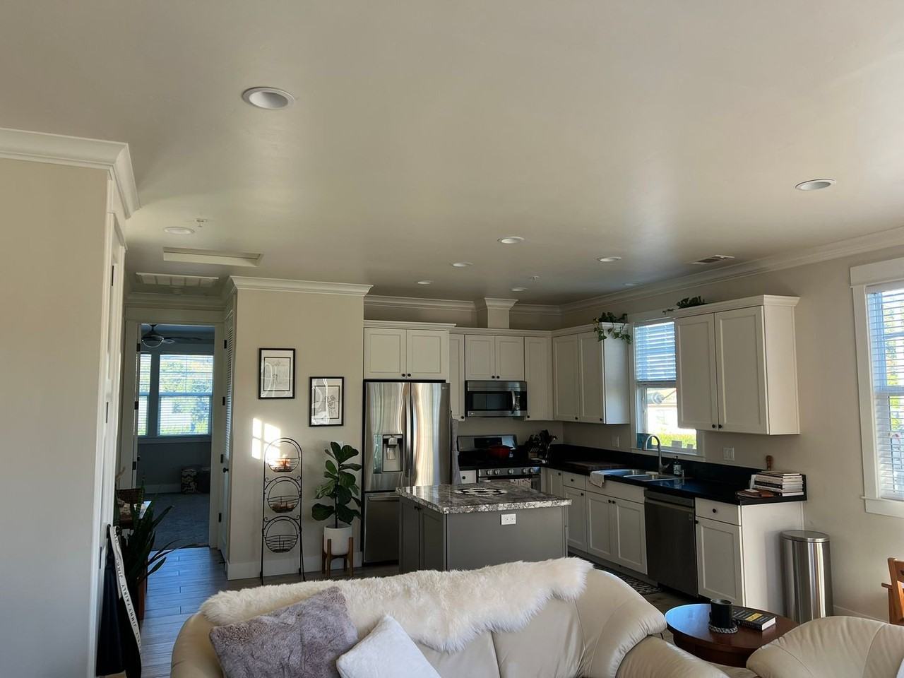 399 E Foothill Blvd #201 - Photo 7 of 18