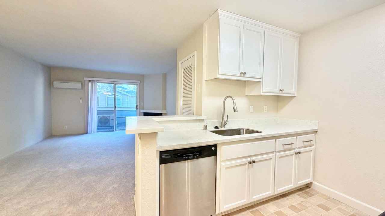 2700 Somerset Park Cir - Photo 6 of 16