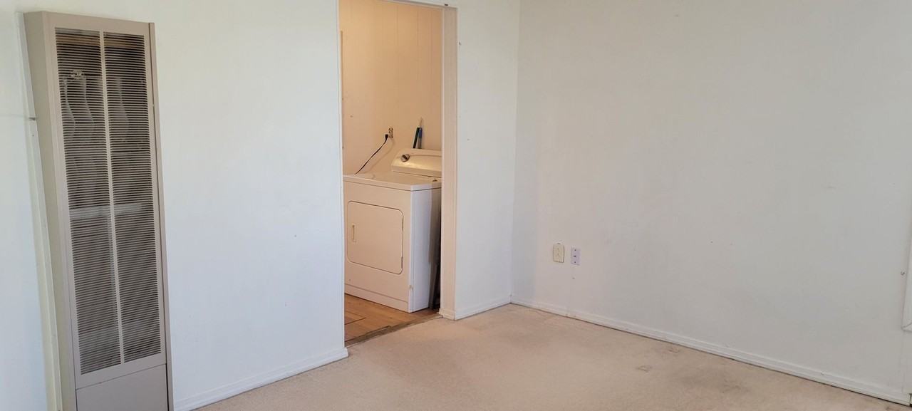 607 W 17th St - Photo 3 of 15