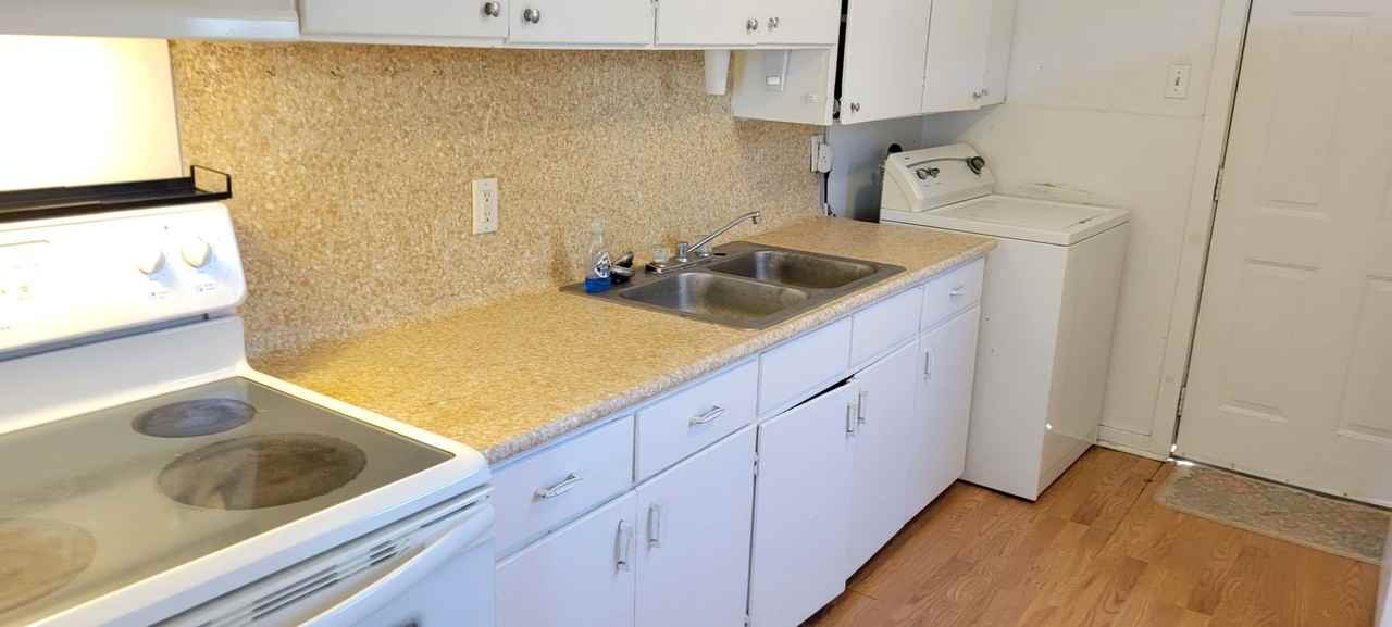 607 W 17th St - Photo 6 of 15