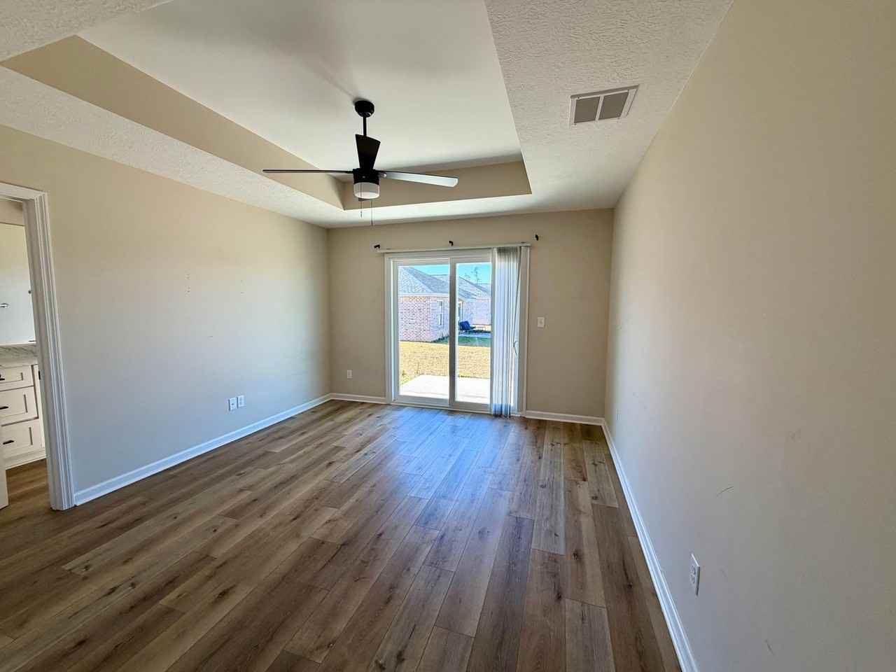 2703 Largo Ave - Photo 5 of 9