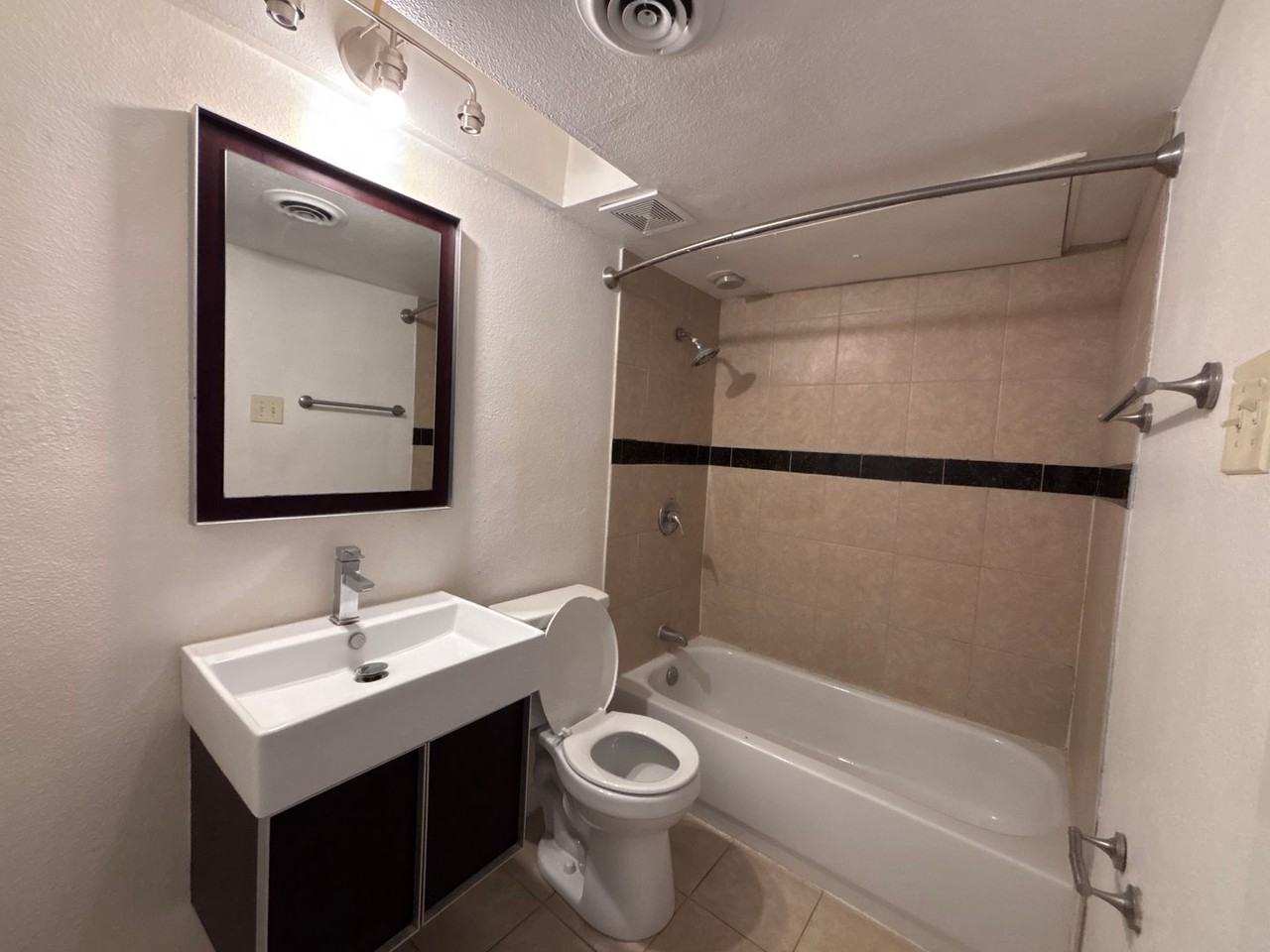 4109 Avondale Ave - Photo 5 of 8