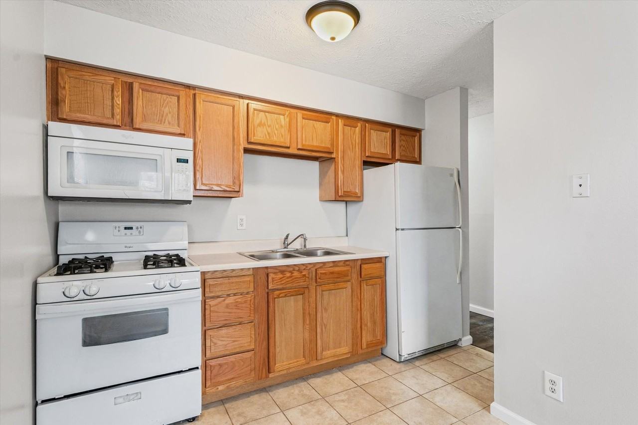 337 Riley Drive - Photo 3 of 10