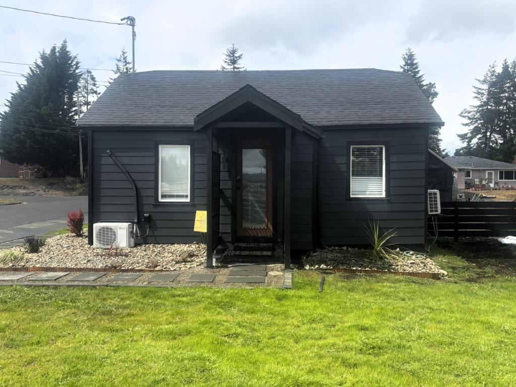 3319 Myrtle St - Photo 2 of 8