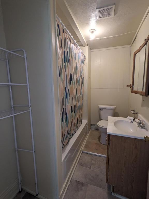 715 N Union St - Photo 5 of 6