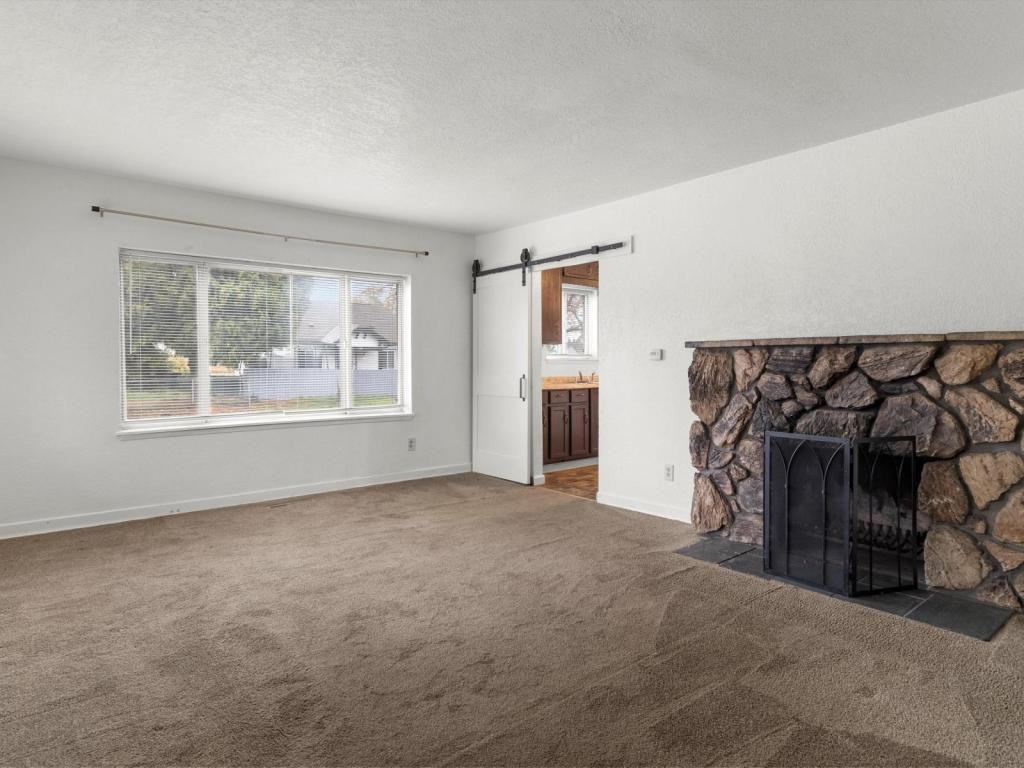 5428 S Cedar St - Photo 2 of 19