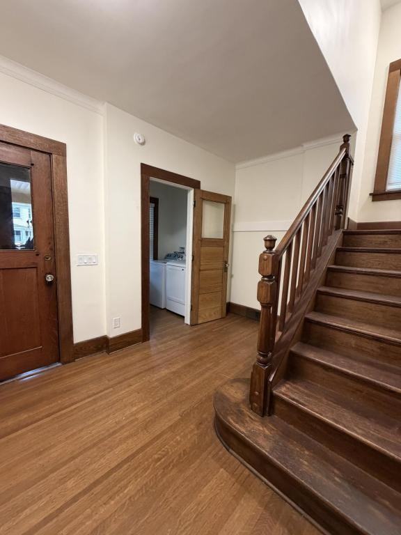 245 Edgerton St - Photo 2 of 17